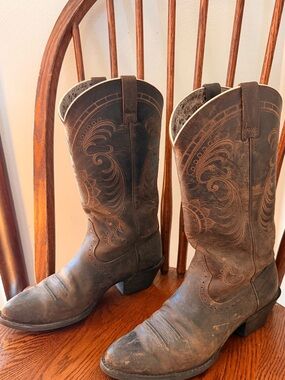 Ariat - 7.5 - Distressed Brown Embroidered Western Cowboy Boots